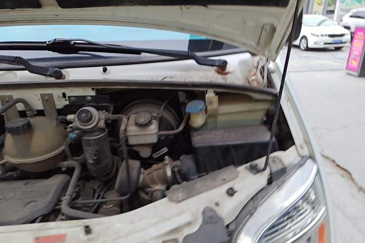 Used SAIC MAXUS Xintu V80  Engine Bay Left