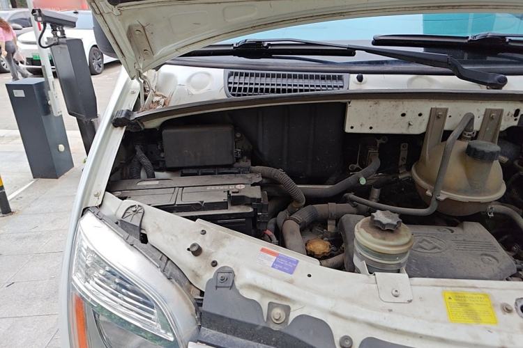 Used SAIC MAXUS Xintu V80  Engine Bay Right