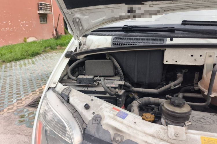 Used SAIC MAXUS Xintu V80  Engine Bay Right