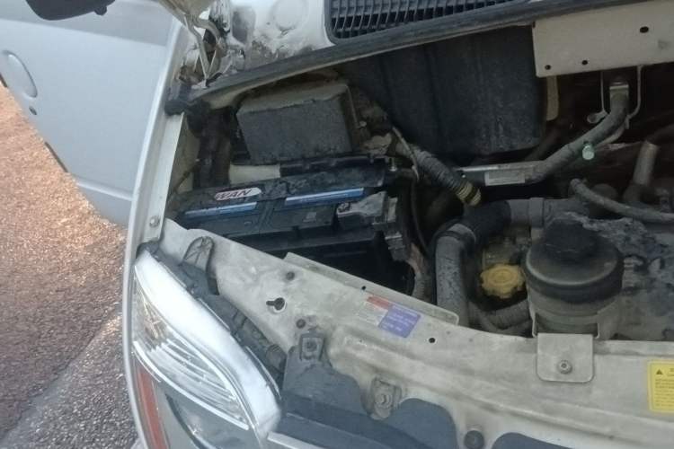 Used SAIC MAXUS Xintu V80  Engine Bay Right