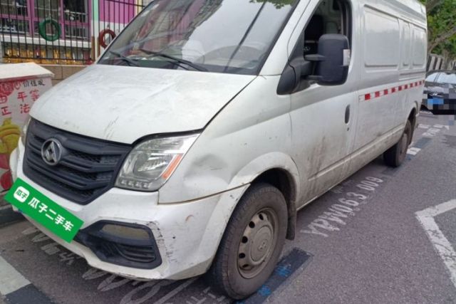 Used SAIC MAXUS Xintu V80 2018 2.5T 6-speed manual van long-wheelbase mid-roof 2-3 seats