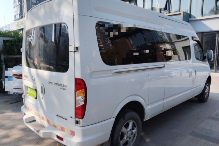 Used SAIC MAXUS Xintu V80 2018 2.5T 6-Speed Manual Aowentong Long-Wheelbase Mid-Roof 7/10-Seater Exterior 5