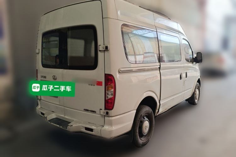Used SAIC MAXUS Xintu V80 2018 2.5T 6-Speed Manual Aoyuntong Short Wheelbase Mid-Height 5-6 Seater Exterior 5