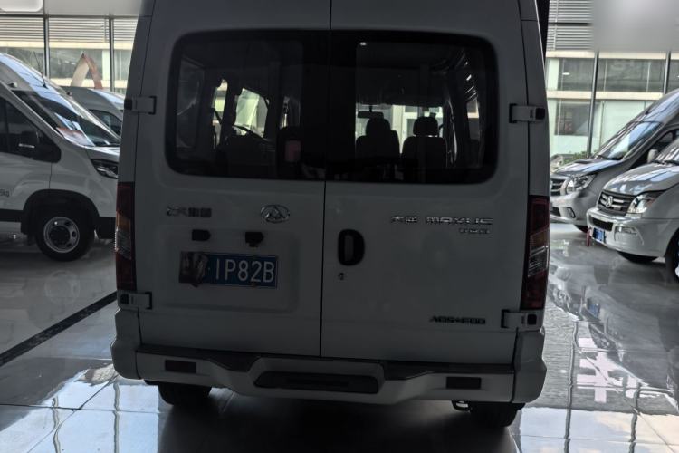 Used SAIC MAXUS Xintu V80 2018 2.5T 6-Speed Manual Aotuntong Facelifted Long Wheelbase Mid-Height 7-Seater Exterior 6