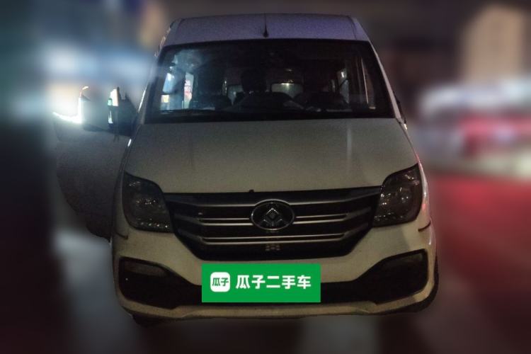 Used SAIC MAXUS Xintu V80 2018 2.5T 6-Speed Manual Aowentong Long-Wheelbase Mid-Roof 7/10-Seater Front