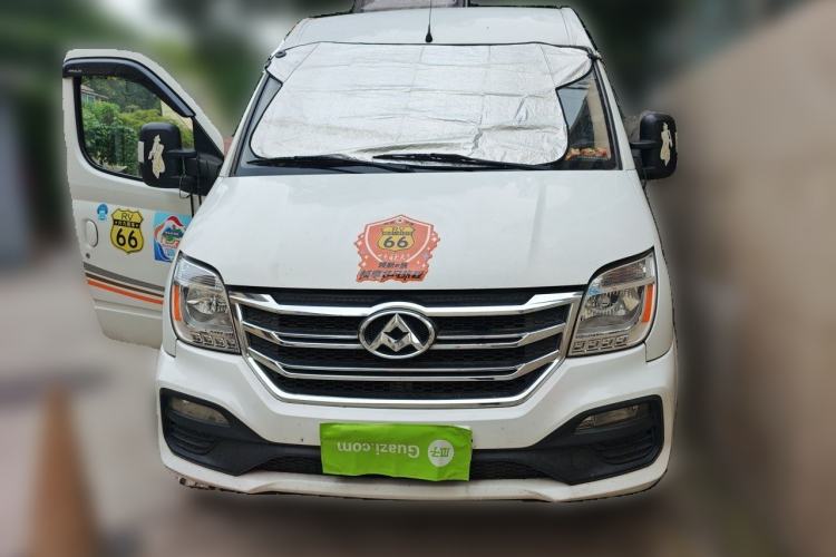 Used SAIC MAXUS Xintu V80 2018 2.5T AMT Aoyuntong Short Wheelbase Mid-Roof 5-6 Seater Front