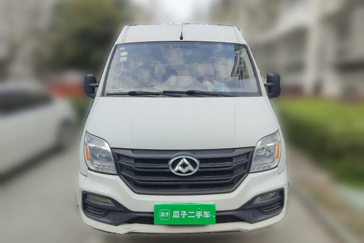 Used SAIC MAXUS Xintu V80 2018 2.5T 6-Speed Manual Aoyuntong Short Wheelbase Mid-Height 5-6 Seater Front