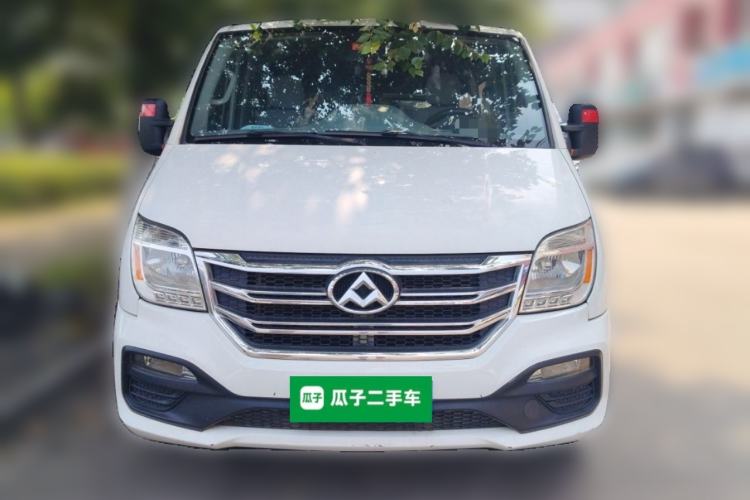 Used SAIC MAXUS Xintu V80 2018 2.5T AMT Aoyuntong Short Wheelbase Ultra-Low Roof 5-6 Seater Front