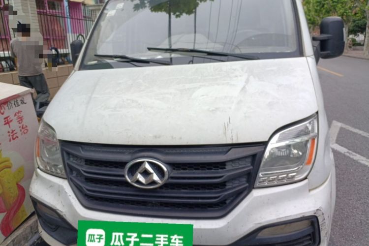 Used SAIC MAXUS Xintu V80 2018 2.5T 6-speed manual van long-wheelbase mid-roof 2-3 seats Front