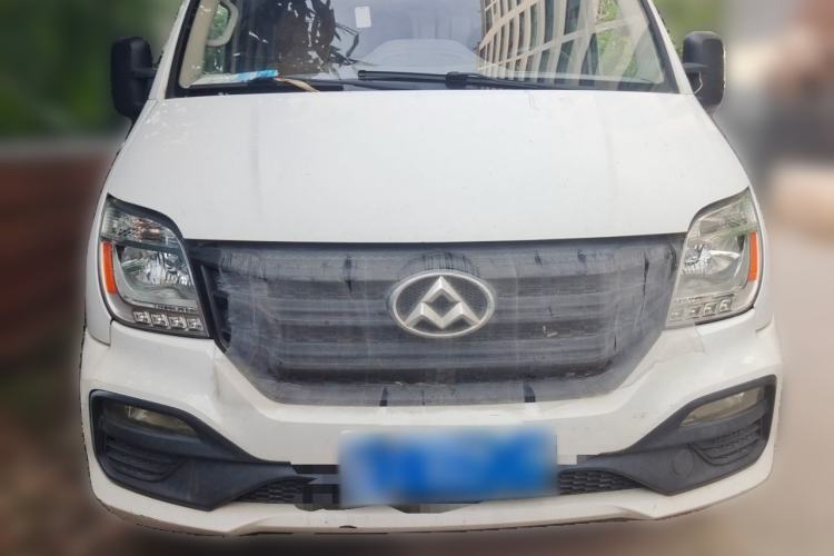 Used SAIC MAXUS Xintu V80 2018 2.5T 6-speed manual van short wheelbase mid-height roof with 2/3 seats Front