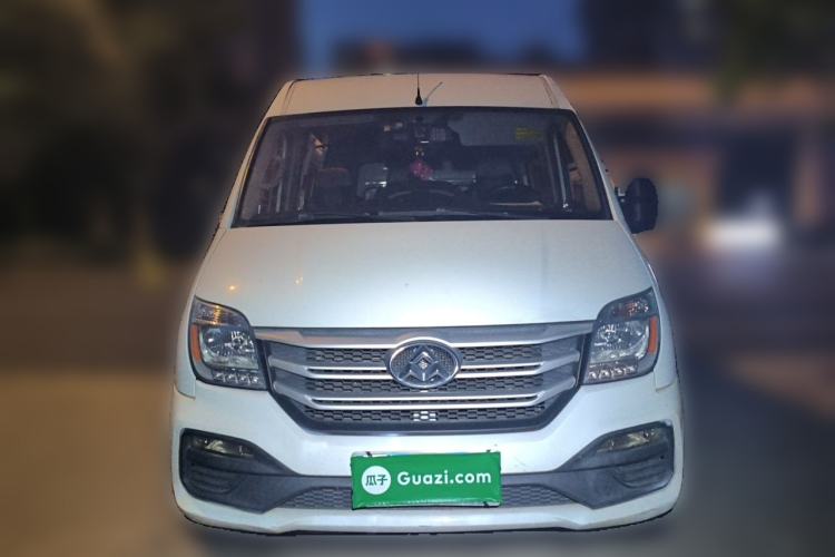 Used SAIC MAXUS Xintu V80 2018 2.5T 6-Speed Manual Aowentong Long-Wheelbase Mid-Roof 7/10-Seater Front
