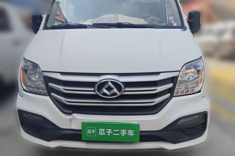 Used SAIC MAXUS Xintu V80 2018 2.5T 6-speed manual Aoyuntong short-wheelbase ultra-low roof 5- or 6-seat model Front