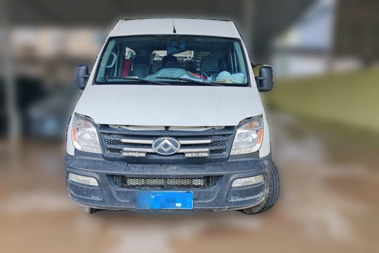 Used SAIC MAXUS Xintu V80 2018 2.5T 6-speed manual Aoyuntong short-wheelbase ultra-low roof 5- or 6-seat model Front