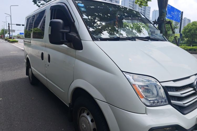 Used SAIC MAXUS Xintu V80 2018 2.5T 6-speed manual Aoyuntong short-wheelbase ultra-low roof 5- or 6-seat model Front Right 45 Deg