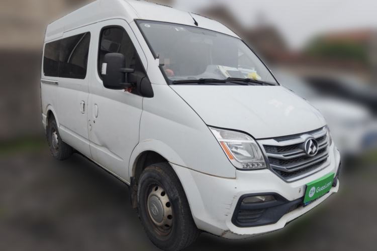 Used SAIC MAXUS Xintu V80 2018 2.5T 6-Speed Manual Elite Edition Short Wheelbase Mid-Height 5-6 Seater Front Right 45 Deg