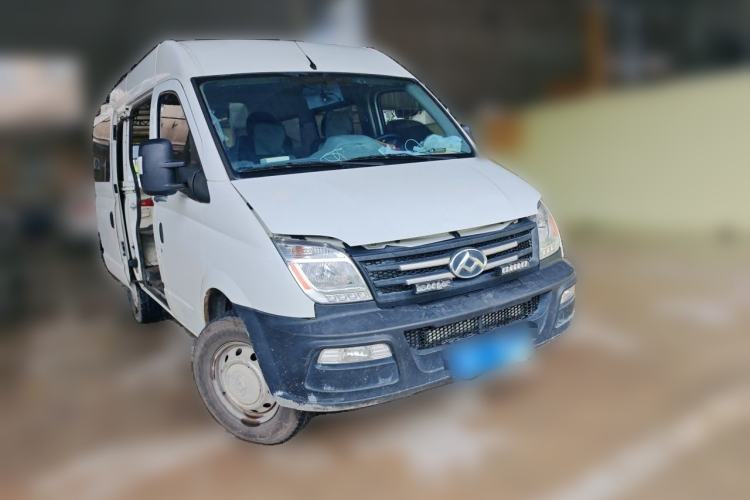 Used SAIC MAXUS Xintu V80 2018 2.5T 6-speed manual Aoyuntong short-wheelbase ultra-low roof 5- or 6-seat model Front Right 45 Deg