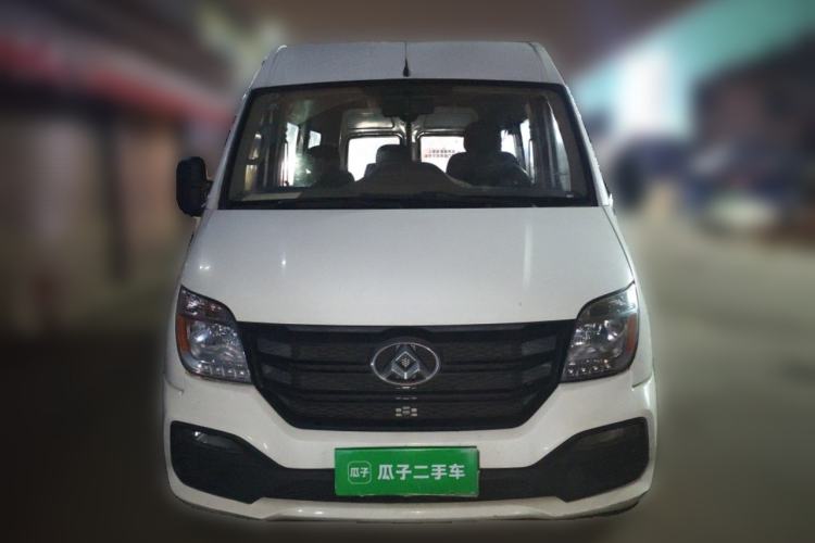 Used SAIC MAXUS Xintu V80 2018 2.5T AMT Aoyuntong Short Wheelbase Mid-Roof 5-6 Seater Front