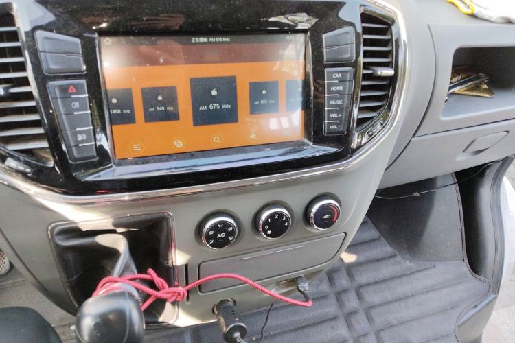 Used SAIC MAXUS Xintu V80 2018 2.5T 6-Speed Manual Aowentong Long-Wheelbase Mid-Roof 7/10-Seater Gear Lever