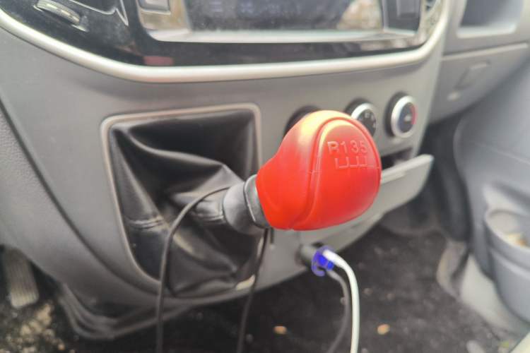 Used SAIC MAXUS Xintu V80  Gear Lever