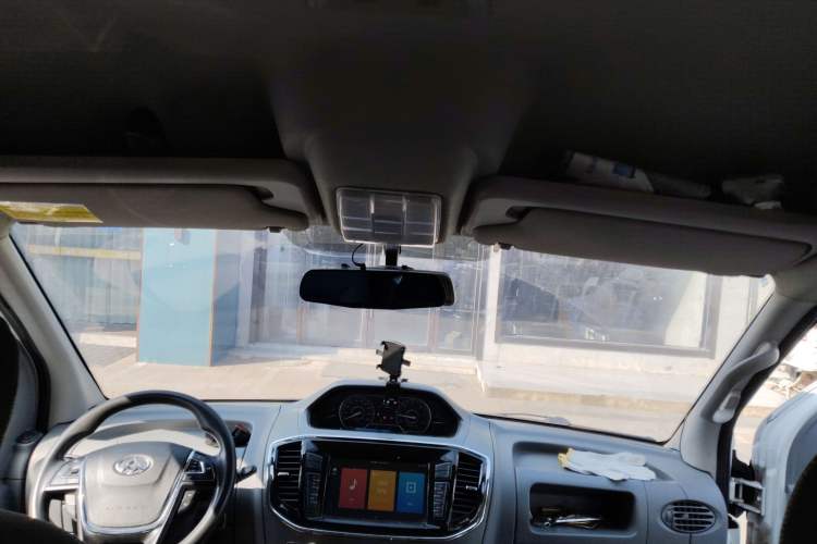 Used SAIC MAXUS Xintu V80 2018 2.5T 6-Speed Manual Aowentong Long-Wheelbase Mid-Roof 7/10-Seater Headliner