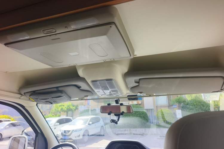 Used SAIC MAXUS Xintu V80  Headliner