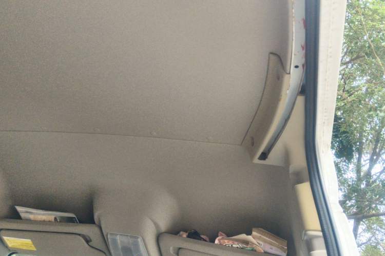 Used SAIC MAXUS Xintu V80 2018 2.5T 6-Speed Manual Aotuntong Facelifted Long Wheelbase Mid-Height 7-Seater Headliner