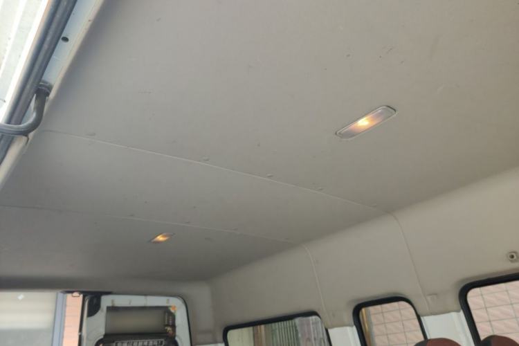 Used SAIC MAXUS Xintu V80 2018 2.5T 6-Speed Manual Commercial Long Wheelbase Mid-Height 9-Seater Headliner