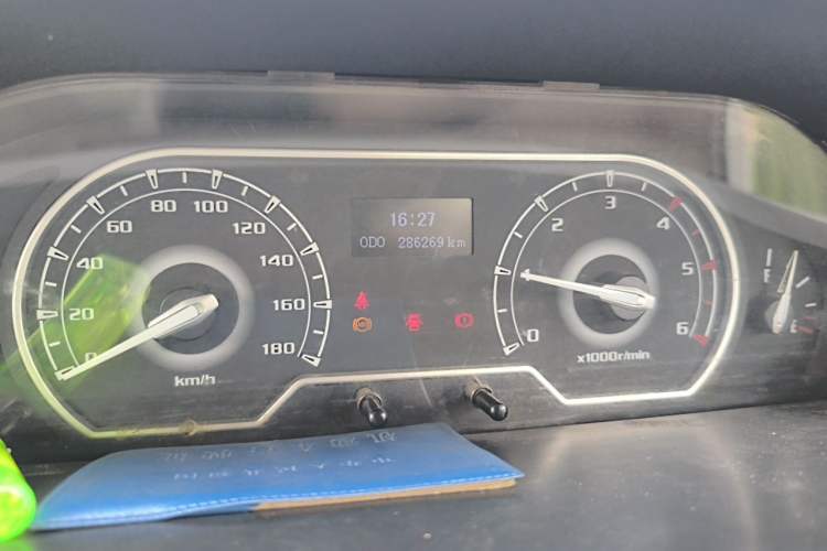Used SAIC MAXUS Xintu V80 2018 2.5T 6-Speed Manual Aotuntong Facelifted Long Wheelbase Mid-Height 7-Seater Instrument Cluster