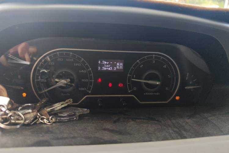 Used SAIC MAXUS Xintu V80 2018 2.5T AMT Zunjie Short Wheelbase Mid-Roof 7-Seater Instrument Cluster