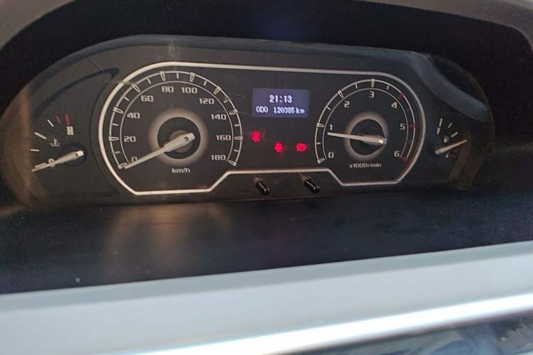 Used SAIC MAXUS Xintu V80  Instrument Cluster