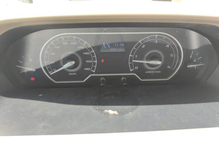 Used SAIC MAXUS Xintu V80  Instrument Cluster