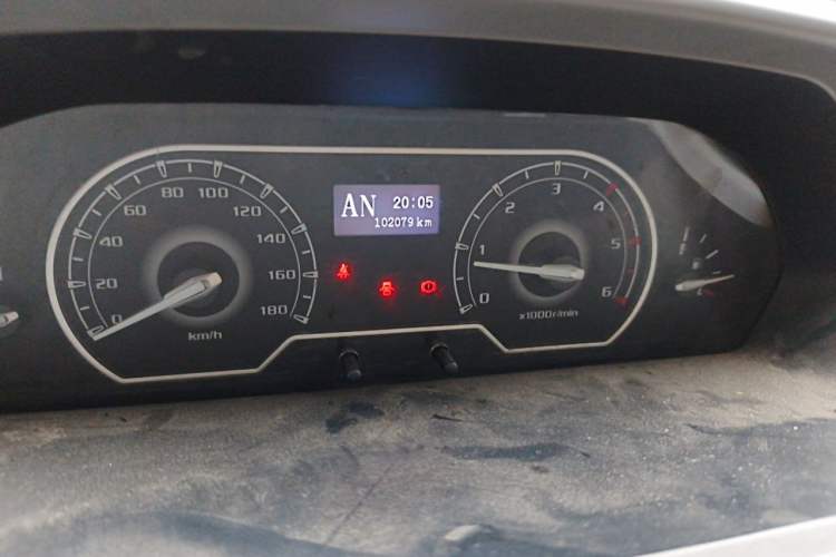 Used SAIC MAXUS Xintu V80 2018 2.5T AMT Elite Edition Short Wheelbase Mid-Roof Design 5-6 Seater Instrument Cluster