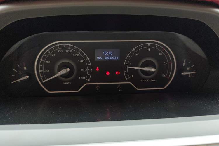 Used SAIC MAXUS Xintu V80 2018 2.5T 6-Speed Manual Aoyuntong Short Wheelbase Mid-Height 5-6 Seater Instrument Cluster