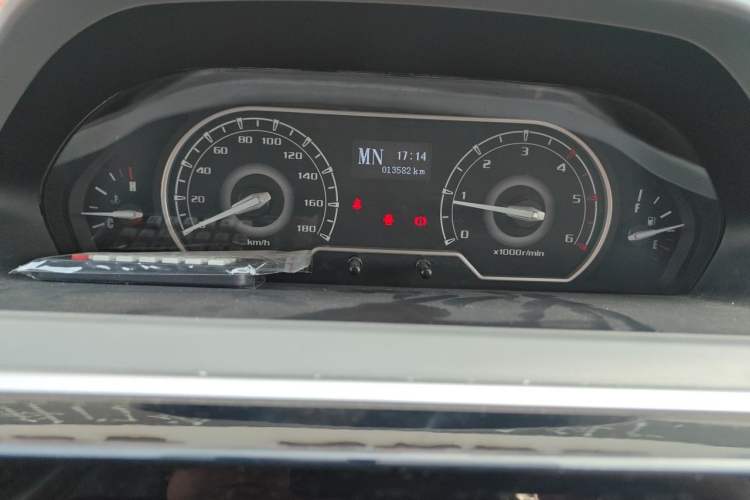 Used SAIC MAXUS Xintu V80  Instrument Cluster