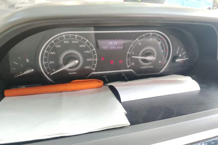 Used SAIC MAXUS Xintu V80 2018 2.5T 6-Speed Manual Aowentong Long-Wheelbase Mid-Roof 7/10-Seater Instrument Cluster