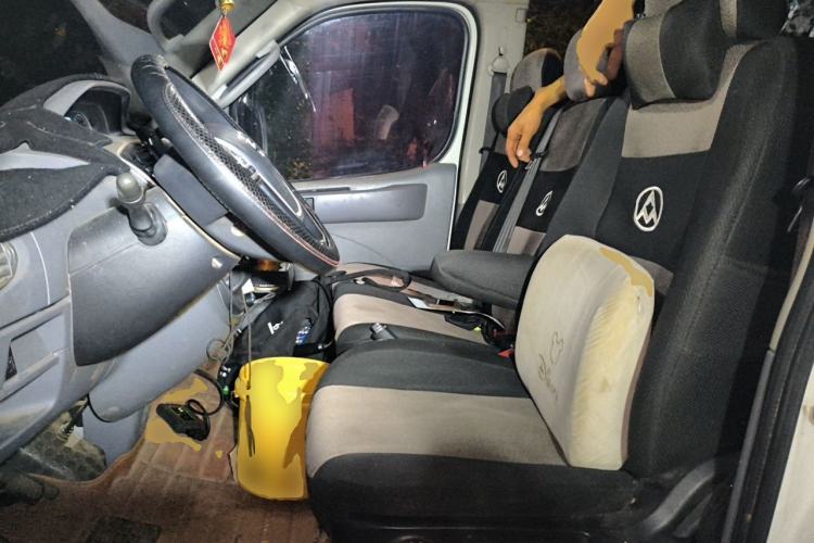Used SAIC MAXUS Xintu V80 2018 2.5T 6-Speed Manual Aowentong Long-Wheelbase Mid-Roof 7/10-Seater Left Front Seat