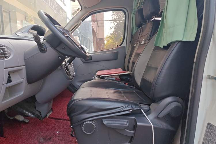 Used SAIC MAXUS Xintu V80  Left Front Seat