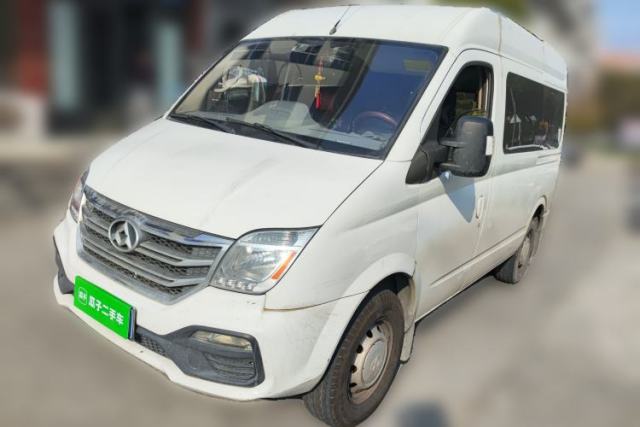 Used SAIC MAXUS Xintu V80 2018 2.5T 6-speed manual van short wheelbase mid-height roof with 2/3 seats