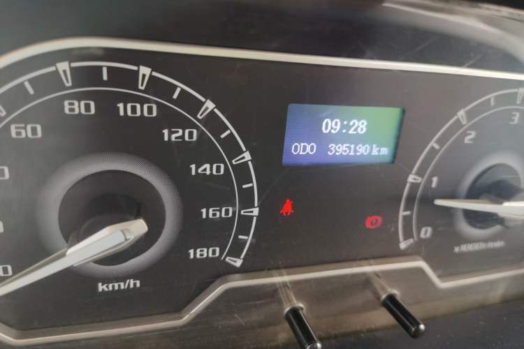 Used SAIC MAXUS Xintu V80 2018 2.5T 6-speed manual Aoyuntong long-wheelbase high-roof model with 7/10 seats Odometer Close Up
