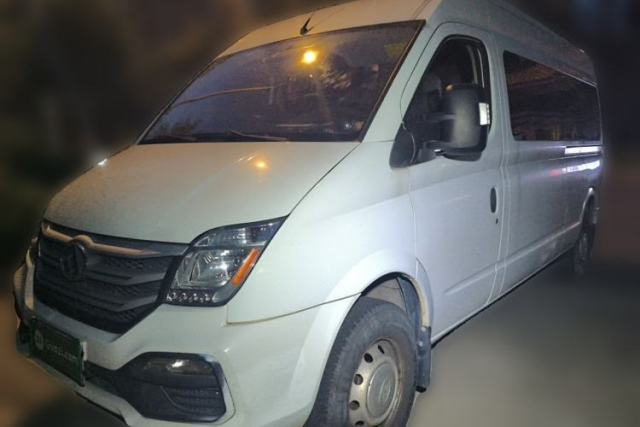 Used SAIC MAXUS Xintu V80 2018 2.5T 6-Speed Manual Aowentong Long-Wheelbase Mid-Roof 7/10-Seater