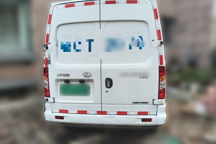 Used SAIC MAXUS Xintu V80 2018 2.5T 6-speed manual van short wheelbase mid-height roof with 2/3 seats Rear