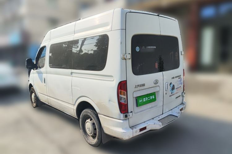 Used SAIC MAXUS Xintu V80 2018 2.5T 6-speed manual van short wheelbase mid-height roof with 2/3 seats Rear Left 45 Deg