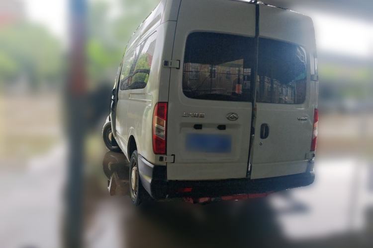 Used SAIC MAXUS Xintu V80 2018 2.5T 6-speed manual Aoyuntong short-wheelbase ultra-low roof 5- or 6-seat model Rear Left 45 Deg