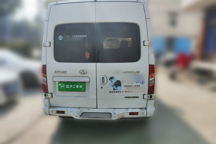 Used SAIC MAXUS Xintu V80 2018 2.5T 6-speed manual van short wheelbase mid-height roof with 2/3 seats Rear