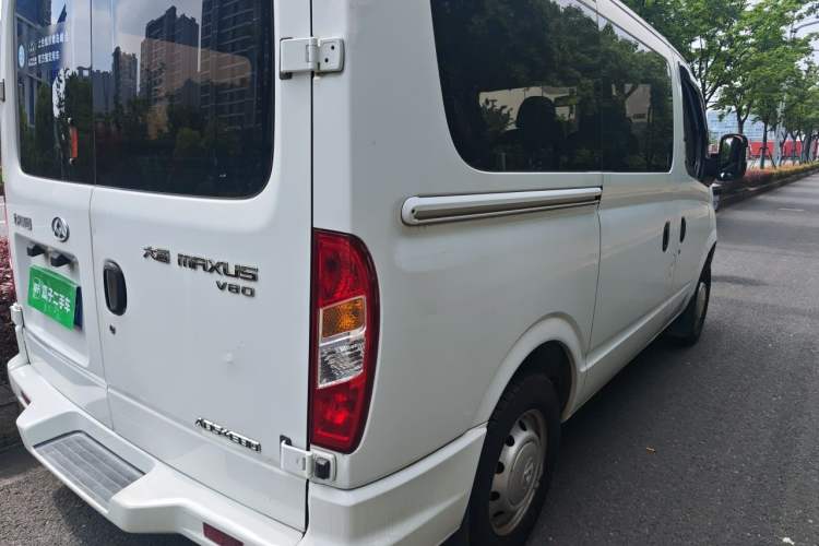 Used SAIC MAXUS Xintu V80 2018 2.5T 6-speed manual Aoyuntong short-wheelbase ultra-low roof 5- or 6-seat model Rear Right 45 Deg