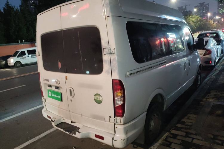 Used SAIC MAXUS Xintu V80 2018 2.5T 6-Speed Manual Aoyuntong Short Wheelbase Mid-Height 5-6 Seater Rear Right 45 Deg