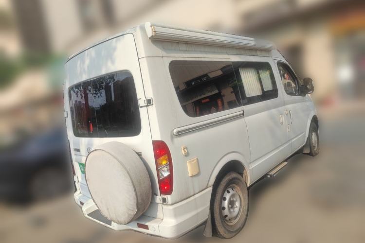 Used SAIC MAXUS Xintu V80 2018 2.5T AMT Aoyuntong Facelifted Model Short Wheelbase Ultra-Low Roof 5-6 Seater Rear Right 45 Deg