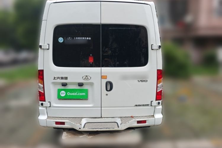 Used SAIC MAXUS Xintu V80 2018 2.5T 6-Speed Manual Aoyuntong Short Wheelbase Mid-Height 5-6 Seater Rear