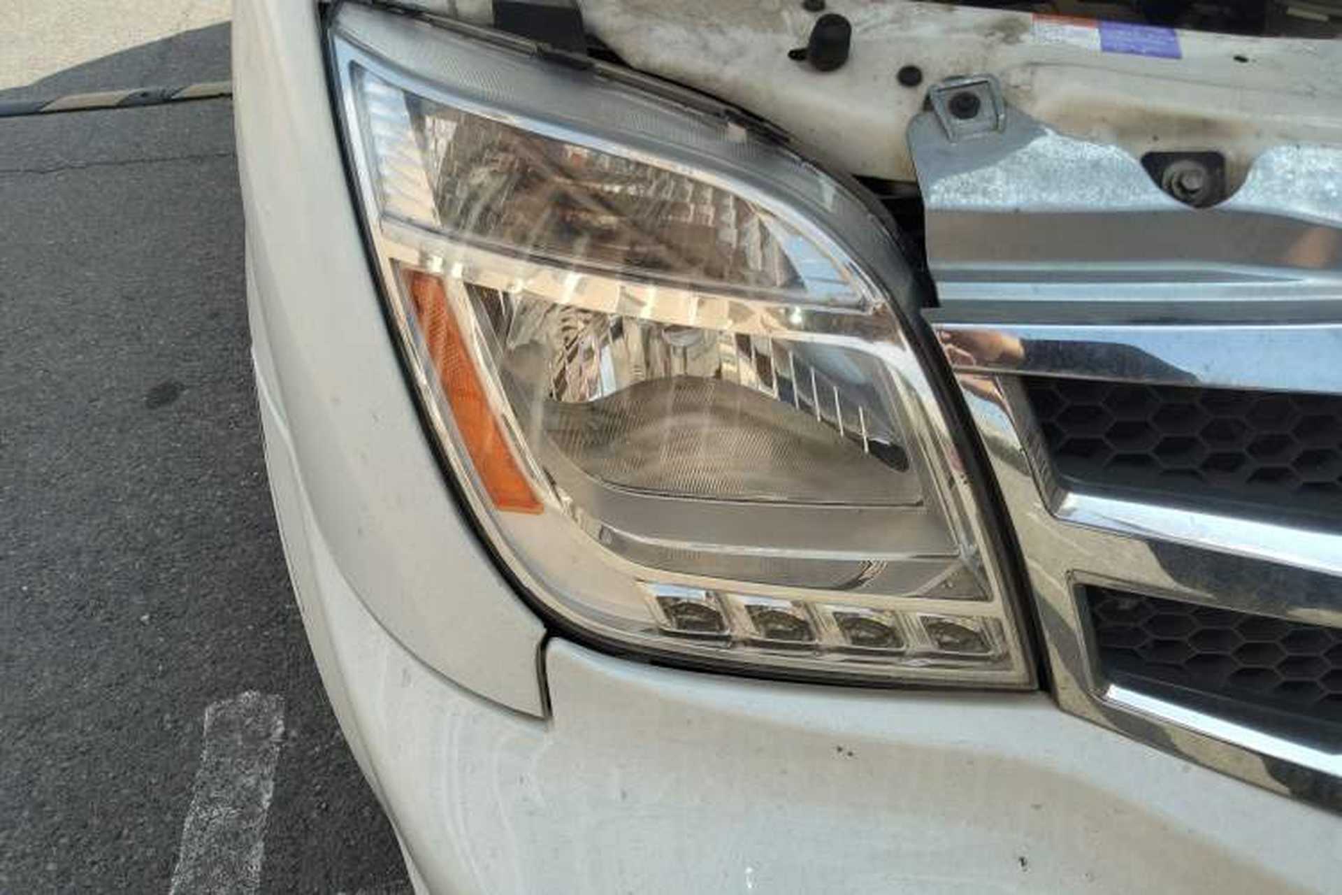 Used SAIC MAXUS Xintu V80  Right Front Headlight