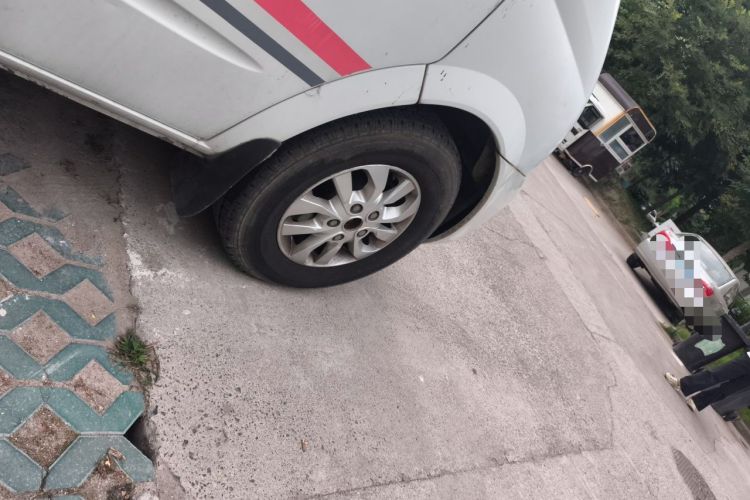 Used SAIC MAXUS Xintu V80  Right Front Wheel Hub